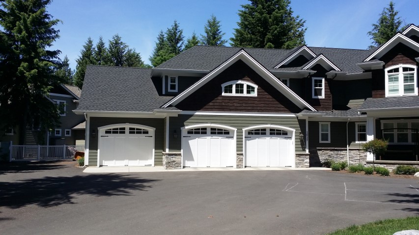 new construction home builder garage doors